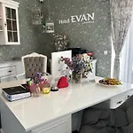 Hotel Evan U Hoffera With Free Parking 3*