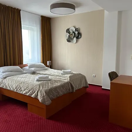 Evan U Hoffera Топольчани