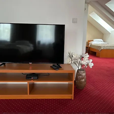 Evan U Hoffera 3* Topoľčany