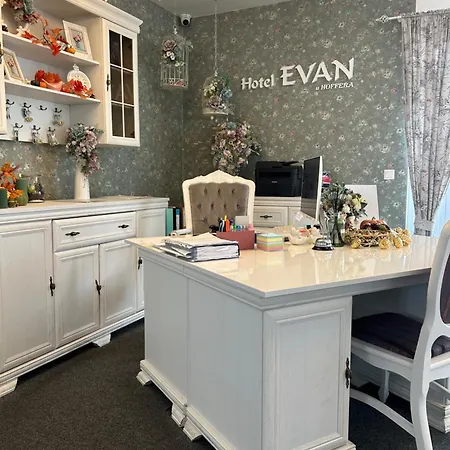Evan U Hoffera