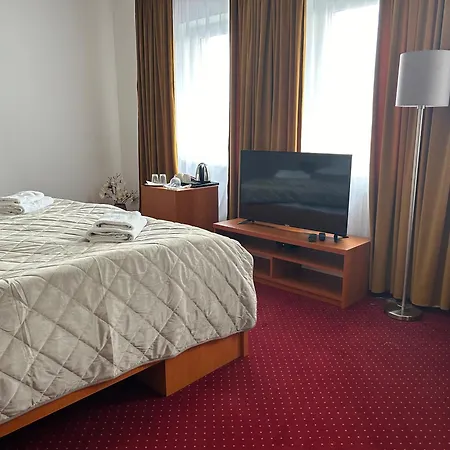 Evan U Hoffera 3* Topoľčany