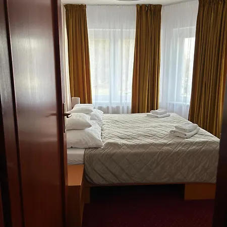 Evan U Hoffera 3*