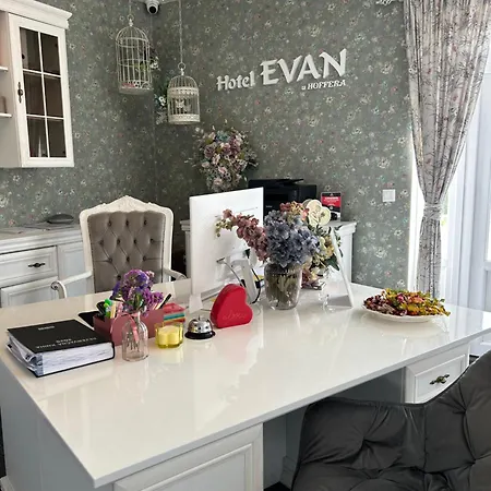 Отель Evan U Hoffera 3*