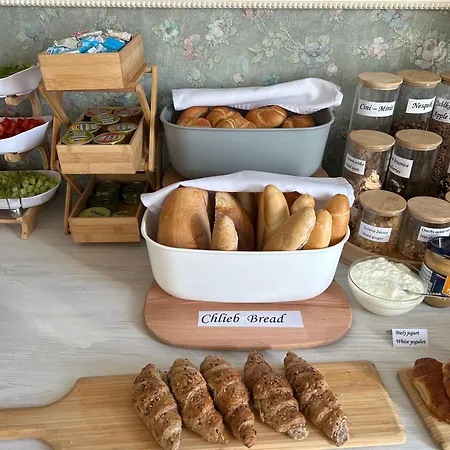 Evan U Hoffera Отель Топольчани