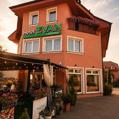 호텔 Evan U Hoffera With Free Parking Topoľčany