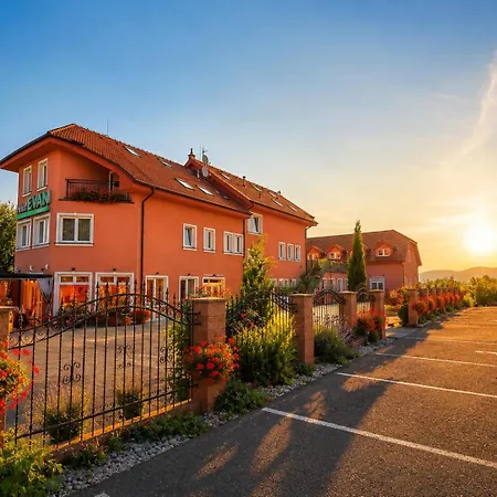Evan U Hoffera With Free Parking Hotel 3*